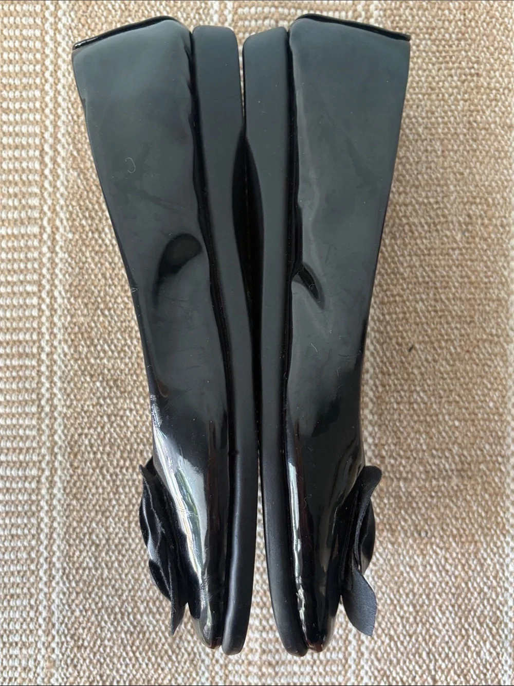 Angel Steps Black Patent Ballet Flats, Dimensional Rose Accents. Size—8.5